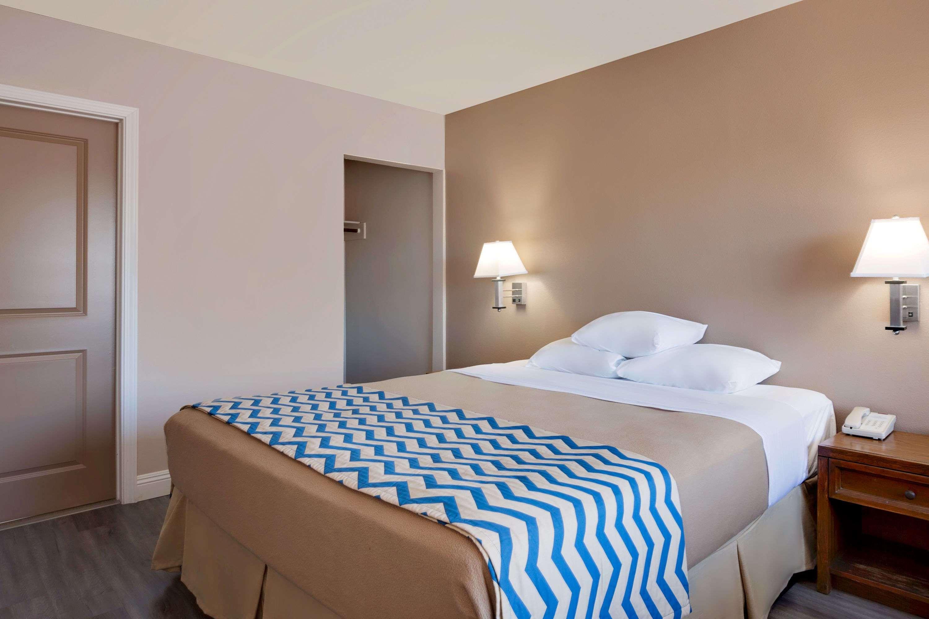Travelodge By Wyndham Eureka Ngoại thất bức ảnh
